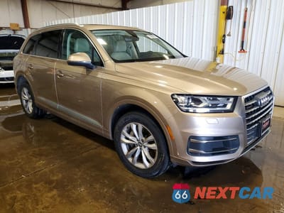 Czwarte zdjęcie samochodu z boku: 2018 AUDI Q7 PREMIUM PLUS VIN:WA1LHBF7XJD020590 - miniatura