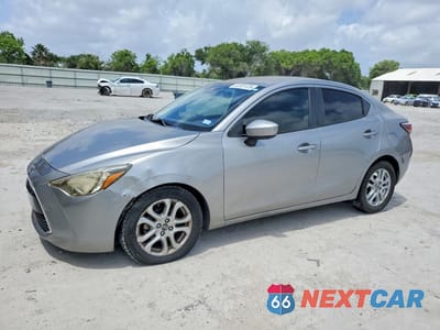 2016 SCION IA BASE 3MYDLBZV5GY125676 - główne zdjęcie licytacji z USA - miniatura