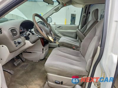 Zdjęcie 7 z 13 samochodu: 2006 CHRYSLER TOWN & COUNTRY LX VIN:1A4GP44R16B568467 - miniatura