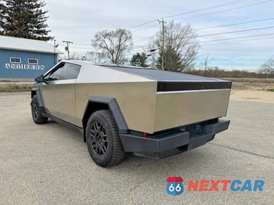 Trzecie zdjęcie samochodu z tyłu: 2024 TESLA CYBERTRUCK VIN:7G2CEHEE3RA048554 - miniatura