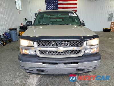 Piąte zdjęcie samochodu w środku: 2005 CHEVROLET SILVERADO K1500 VIN:1GCEK19B55E287484 - miniatura