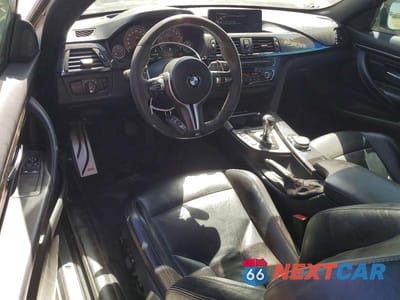 Zdjęcie 8 z 12 samochodu: 2015 BMW M4 VIN:WBS3R9C5XFK335531 - miniatura