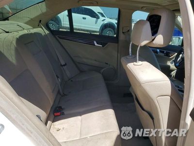 Zdjęcie 10 z 12 samochodu: 2013 MERCEDES-BENZ C 250 VIN:WDDGF4HB7DR266360 - miniatura