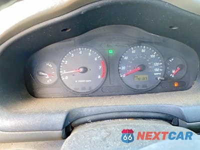 Zdjęcie 8 z 14 samochodu: 2001 HYUNDAI SANTA FE GL VIN:KM8SC83D01U126863 - miniatura