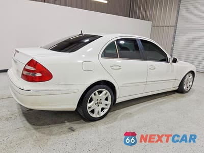 Trzecie zdjęcie samochodu z tyłu: 2004 MERCEDES-BENZ E 500 VIN:WDBUF70J84A589993 - miniatura