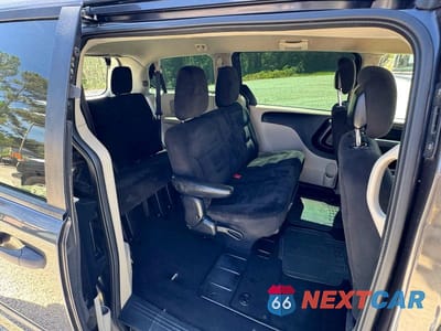 Zdjęcie 6 z 10 samochodu: 2016 DODGE GRAND CARAVAN SE VIN:2C4RDGBG5GR154900 - miniatura
