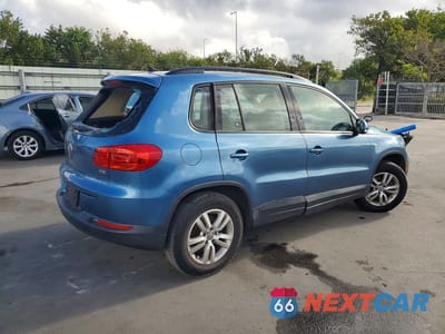 Trzecie zdjęcie samochodu z tyłu: 2017 VOLKSWAGEN TIGUAN S VIN:WVGAV7AX8HK037951 - miniatura