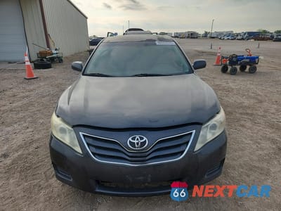 Piąte zdjęcie samochodu w środku: 2011 TOYOTA CAMRY LE VIN:4T1BF3EK5BU775307 - miniatura