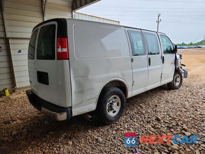 Trzecie zdjęcie samochodu z tyłu: 2025 CHEVROLET EXPRESS DELIVERY VAN VIN:1GCWGAF74S1106948 - miniatura