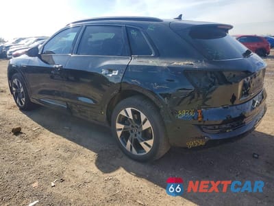 Drugie zdjęcie samochodu z przodu: 2021 AUDI E-TRON PREMIUM VIN:WA1AAAGE6MB024011 - miniatura