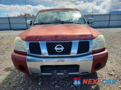 Piąte zdjęcie samochodu w środku: 2005 NISSAN TITAN XE VIN:1N6BA06A05N562154 - miniatura