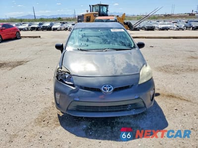 Piąte zdjęcie samochodu w środku: 2013 TOYOTA PRIUS TWO VIN:JTDKN3DU0D5653316 - miniatura