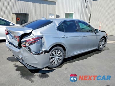 Trzecie zdjęcie samochodu z tyłu: 2022 TOYOTA CAMRY LE VIN:4T1C31AK5NU040760 - miniatura