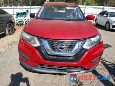Piąte zdjęcie samochodu w środku: 2017 NISSAN ROGUE S VIN:JN8AT2MT3HW388902 - miniatura