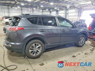 Trzecie zdjęcie samochodu z tyłu: 2017 TOYOTA RAV4 HYBRID XLE VIN:JTMRJREV3HD084302 - miniatura