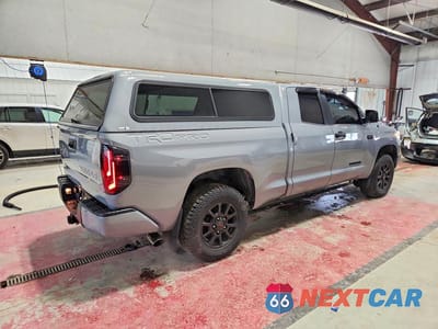 Trzecie zdjęcie samochodu z tyłu: 2017 TOYOTA TUNDRA TRD PRO VIN:5TFUY5F17HX589896 - miniatura