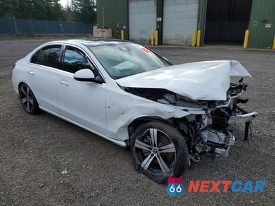 Czwarte zdjęcie samochodu z boku: 2025 MERCEDES-BENZ C 300 4MATIC VIN:W1KAF4HB3SR286334 - miniatura