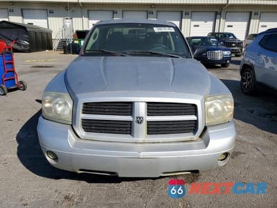 Piąte zdjęcie samochodu w środku: 2006 DODGE DAKOTA QUAD SLT VIN:1D7HE48N06S616876 - miniatura