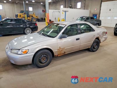 1997 TOYOTA CAMRY LE 4T1BG22K9VU123211 - główne zdjęcie licytacji z USA - miniatura