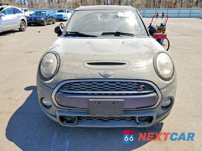 Piąte zdjęcie samochodu w środku: 2015 MINI COOPER S VIN:WMWXP7C58F2A40155 - miniatura