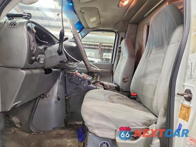Zdjęcie 7 z 13 samochodu: 2006 FORD ECONOLINE E350 SUPER DUTY CUTAWAY VAN VIN:1FDWE35P86HA97344 - miniatura