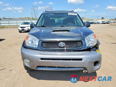 Piąte zdjęcie samochodu w środku: 2005 TOYOTA RAV4 BASE VIN:JTEHD20V850046967 - miniatura