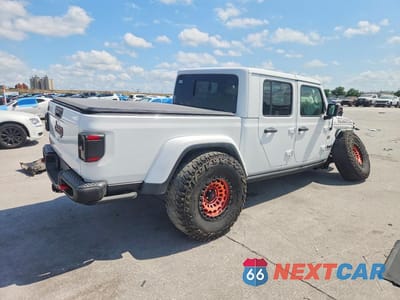 Trzecie zdjęcie samochodu z tyłu: 2021 JEEP GLADIATOR RUBICON VIN:1C6JJTBG8ML559045 - miniatura