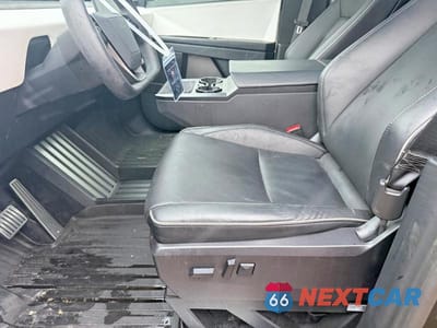 Zdjęcie 7 z 13 samochodu: 2024 TESLA CYBERTRUCK VIN:7G2CEHEDXRA020211 - miniatura