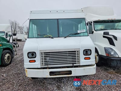 Piąte zdjęcie samochodu w środku: 2015 FORD F59 DELIVERY TRUCK VIN:1F65F5KY6F0A00097 - miniatura