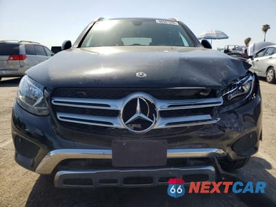 Piąte zdjęcie samochodu w środku: 2018 MERCEDES-BENZ GLC 300 VIN:WDC0G4JB2JV104863 - miniatura