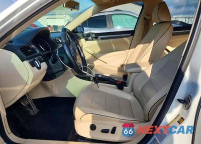 Zdjęcie 7 z 12 samochodu: 2017 VOLKSWAGEN PASSAT R-LINE VIN:1VWDT7A3XHC003523 - miniatura