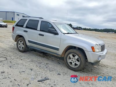 Czwarte zdjęcie samochodu z boku: 2005 JEEP GRAND CHEROKEE LAREDO VIN:1J4GR48K25C690058 - miniatura