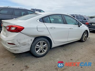 Trzecie zdjęcie samochodu z tyłu: 2016 CHEVROLET CRUZE LT VIN:1G1BE5SM0G7239582 - miniatura