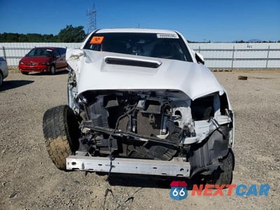 Piąte zdjęcie samochodu w środku: 2021 TOYOTA TACOMA TRD SPORT VIN:3TMCZ5AN3MM423099 - miniatura