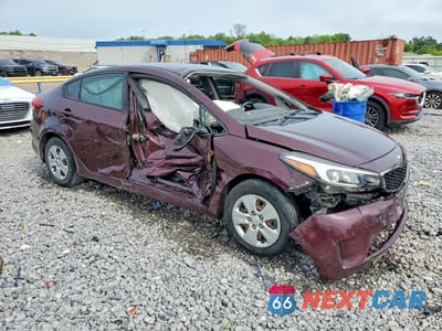 Czwarte zdjęcie samochodu z boku: 2017 KIA FORTE LX VIN:3KPFK4A74HE139719 - miniatura