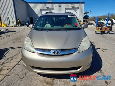 Piąte zdjęcie samochodu w środku: 2010 TOYOTA SIENNA XLE LIMITED VIN:5TDYK4CC5AS291345 - miniatura
