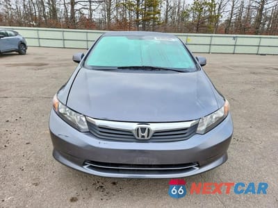 Piąte zdjęcie samochodu w środku: 2012 HONDA CIVIC LX VIN:19XFB2F53CE310514 - miniatura