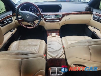 Zdjęcie 8 z 12 samochodu: 2013 MERCEDES-BENZ S 550 VIN:WDDNG7DB7DA516044 - miniatura