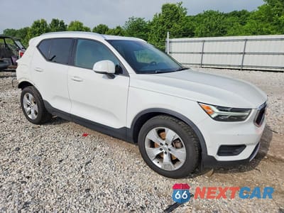 Czwarte zdjęcie samochodu z boku: 2019 VOLVO XC40 T5 MOMENTUM VIN:YV4162UK2K2123314 - miniatura
