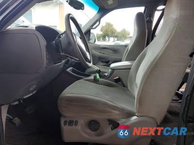 Zdjęcie 7 z 12 samochodu: 2002 FORD EXPEDITION XLT VIN:1FMRU15W52LA06470 - miniatura