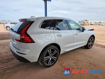Trzecie zdjęcie samochodu z tyłu: 2019 VOLVO XC60 T5 MOMENTUM VIN:LYV102DK4KB250164 - miniatura