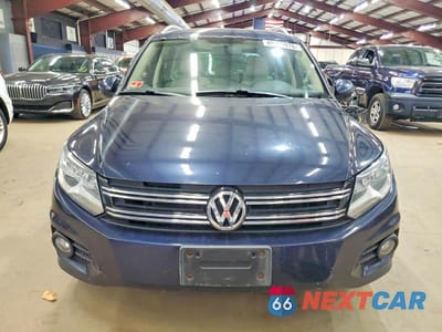 Piąte zdjęcie samochodu w środku: 2013 VOLKSWAGEN TIGUAN S VIN:WVGBV7AX3DW546594 - miniatura