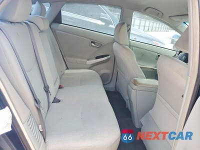 Zdjęcie 11 z 13 samochodu: 2015 TOYOTA PRIUS TWO VIN:JTDKN3DU4F1937378 - miniatura