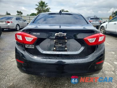 Zdjęcie 6 z 12 samochodu: 2017 CHEVROLET CRUZE LS VIN:1G1BC5SMXH7217628 - miniatura