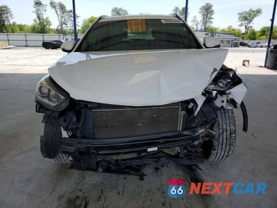 Piąte zdjęcie samochodu w środku: 2017 HYUNDAI SANTA FE SE VIN:KM8SN4HF2HU237177 - miniatura