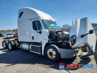 2015 FREIGHTLINER CASCADIA 125 SEMI TRUCK 1FUJGLD65FLGJ1340 - główne zdjęcie licytacji z USA - miniatura