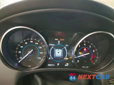 Zdjęcie 9 z 13 samochodu: 2017 JAGUAR F-PACE PREMIUM VIN:SADCJ2BVXHA880147 - miniatura