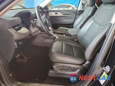 Zdjęcie 7 z 14 samochodu: 2025 FORD EXPLORER ACTIVE VIN:1FMUK8DH8SGA76923 - miniatura