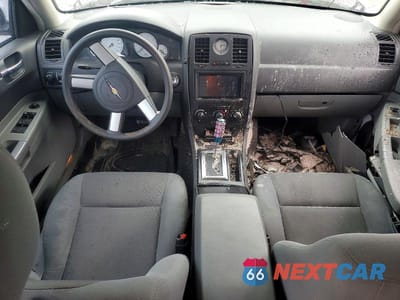 Zdjęcie 8 z 13 samochodu: 2005 CHRYSLER 300 TOURING VIN:2C3JA53G35H678613 - miniatura