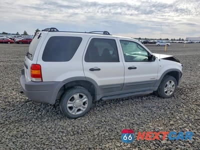 Trzecie zdjęcie samochodu z tyłu: 2001 FORD ESCAPE XLT VIN:1FMYU04191KA01000 - miniatura